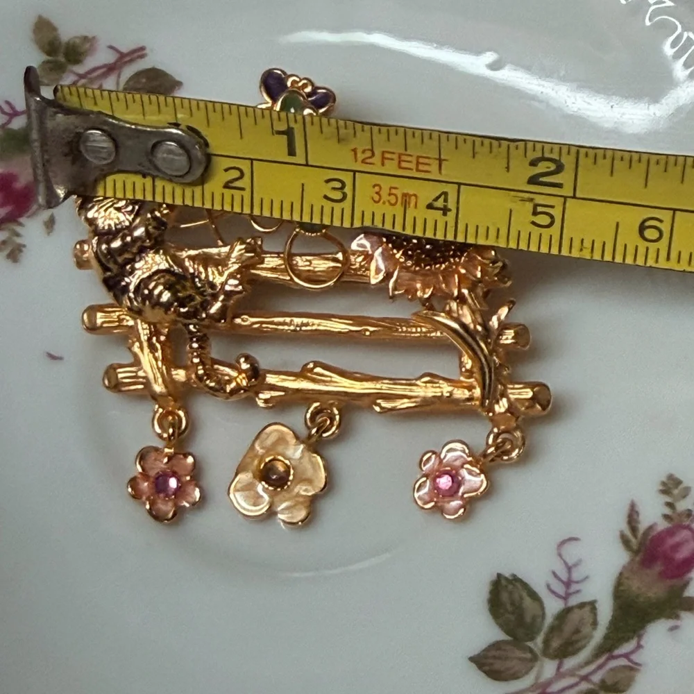 Gold Tone Cat‎ & Sunflower Floral Dangle Brooch - Gold